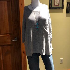 3/4 length Philosophy top/super soft fabric